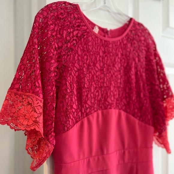 IMPERIAL Italian Bell Sleeve Fuchsia Lace Sheath Dress Size Medium - Picture 2 of 16